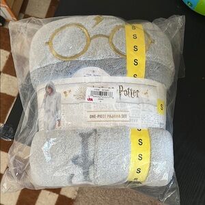 Warner Bros. Harry Potter Gray Pajama Set